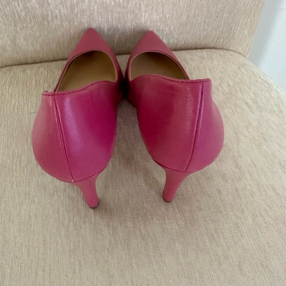 Beautiful Neiman Marcus Signature Pink Heels. Size 9 - Picture 3 of 5